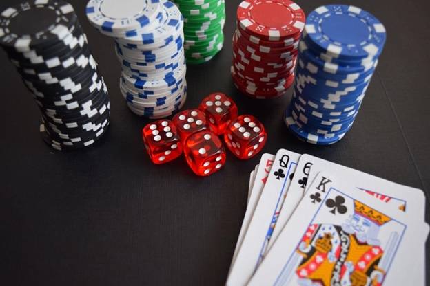 The Benefits of Playing Online Casino Games